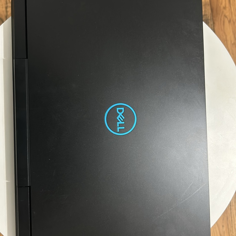 Dell gaming laptop in like new condition weighs just over 6 lbs - Picture 7 of 11